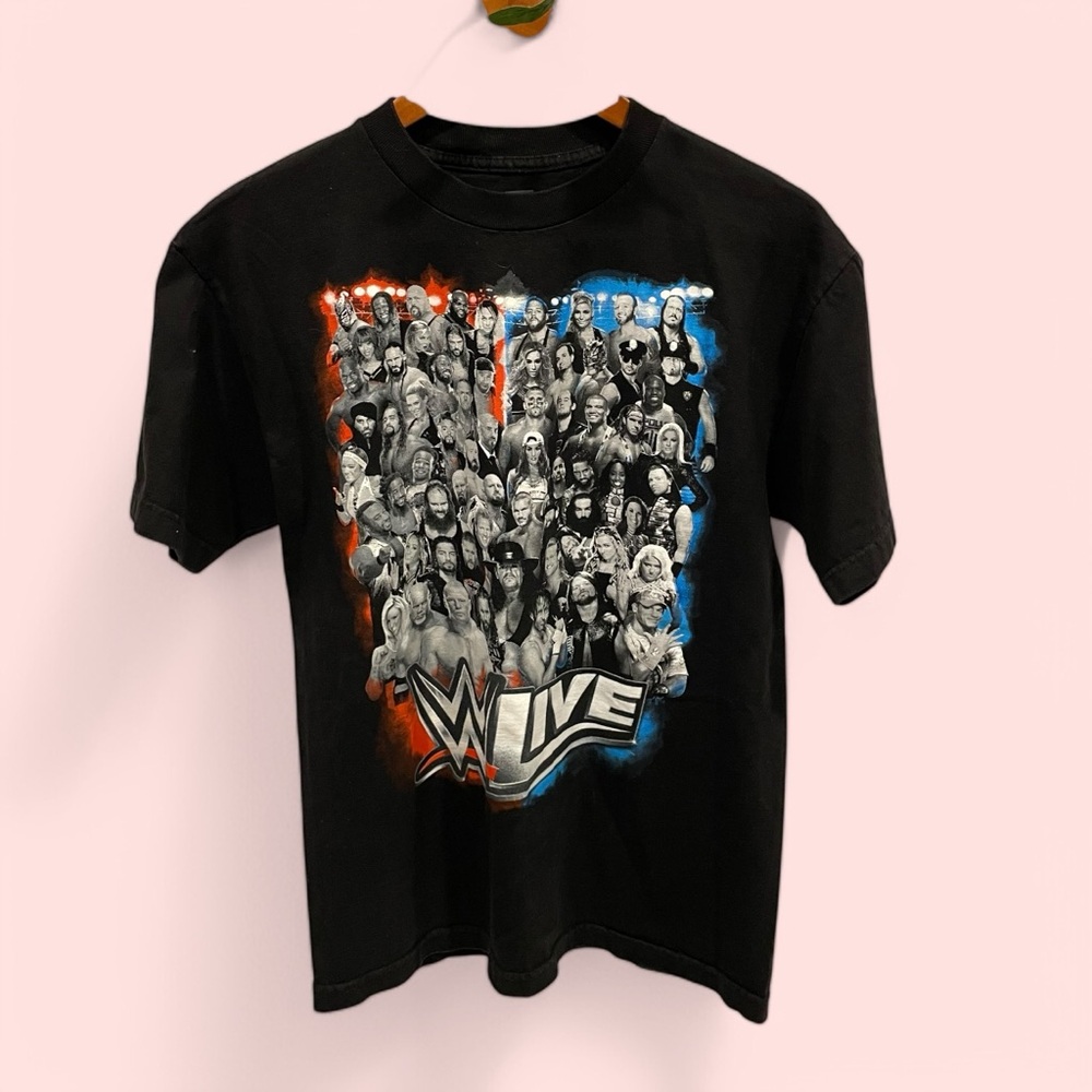 WWE Raw 2017 live t-shirt black full cast smackdown tour size medium